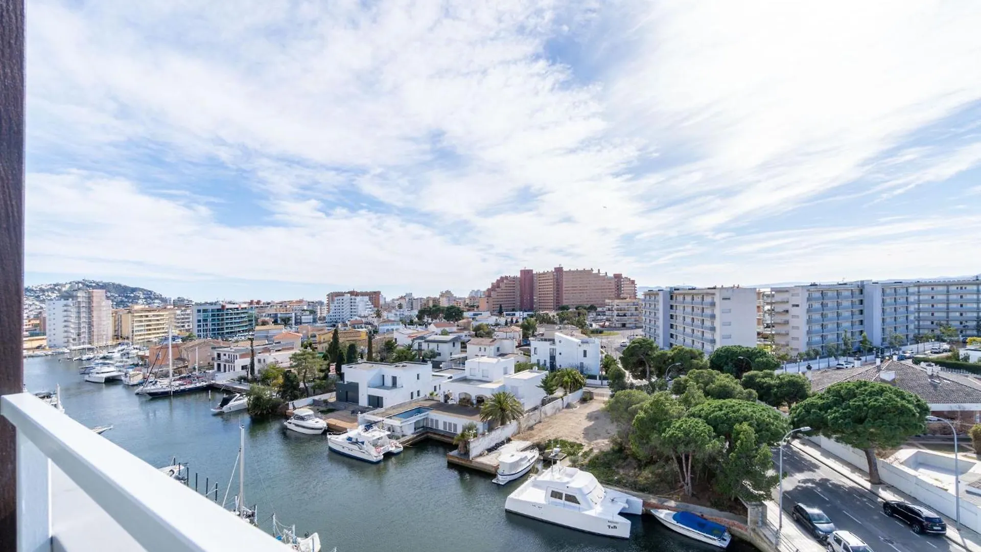 Milenial Immo Vigata - Maravilloso Duplex Con Vistas Panoramicas A Los Canales Y Piscina Rosas 0*,