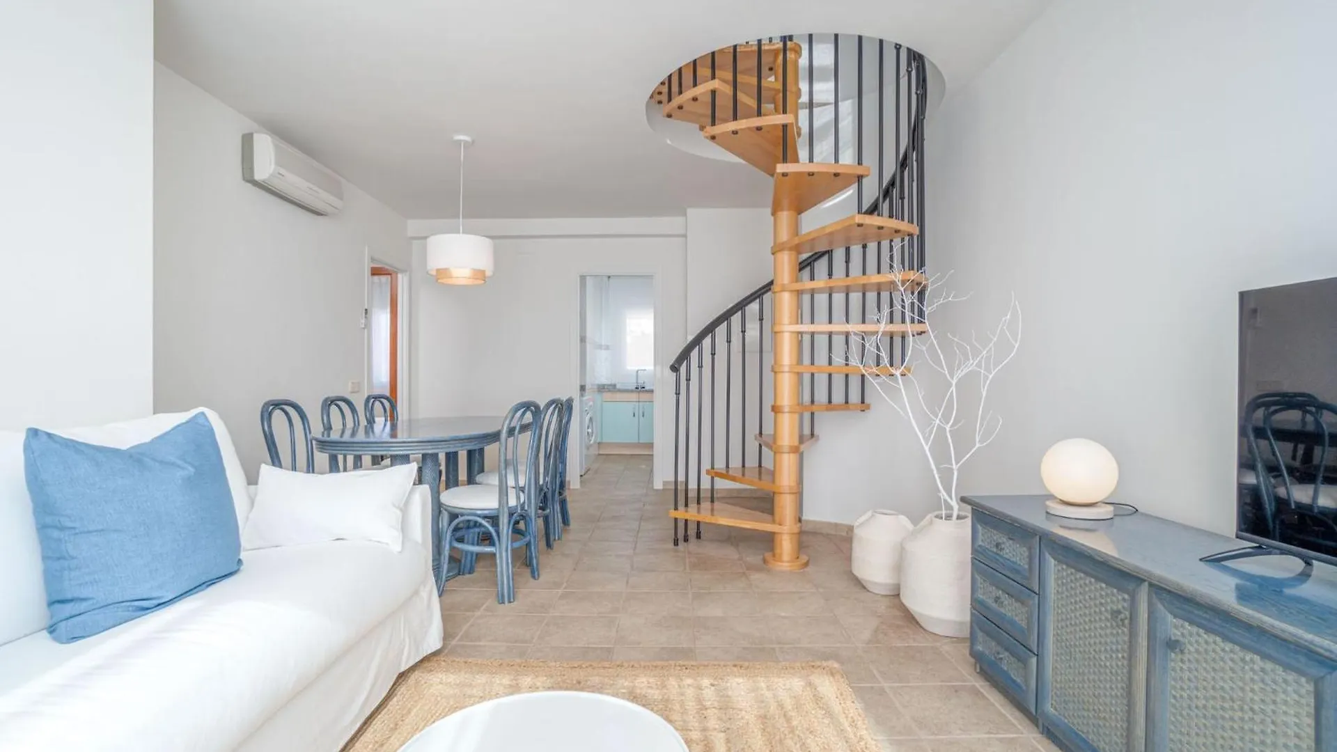 Apartamento Milenial Immo Vigata - Maravilloso Duplex Con Vistas Panoramicas A Los Canales Y Piscina Rosas España