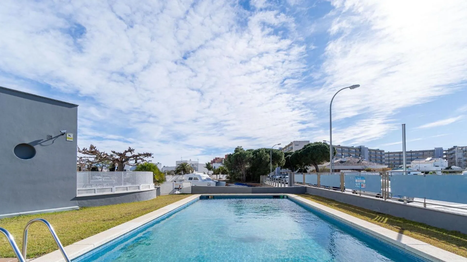 Milenial Immo Vigata - Maravilloso Duplex Con Vistas Panoramicas A Los Canales Y Piscina Rosas