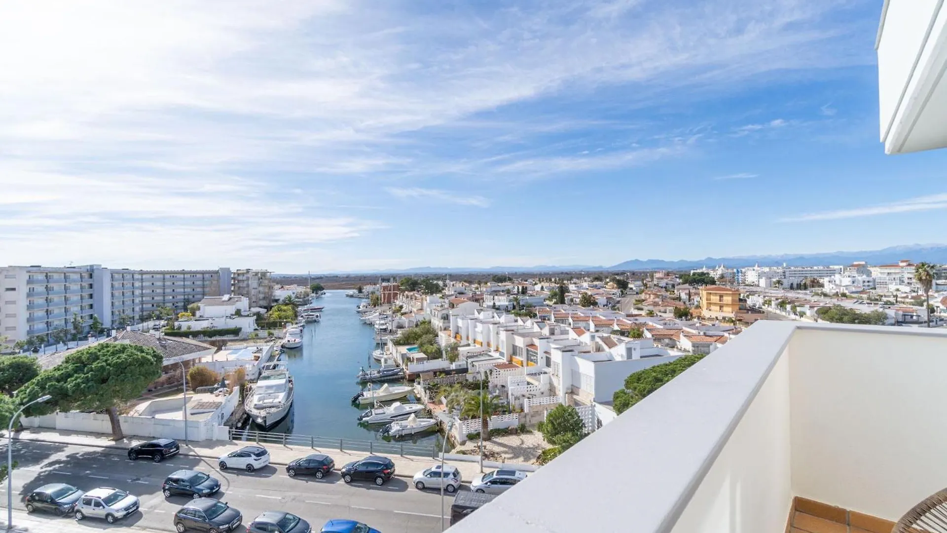 Apartamento Milenial Immo Vigata - Maravilloso Duplex Con Vistas Panoramicas A Los Canales Y Piscina Rosas