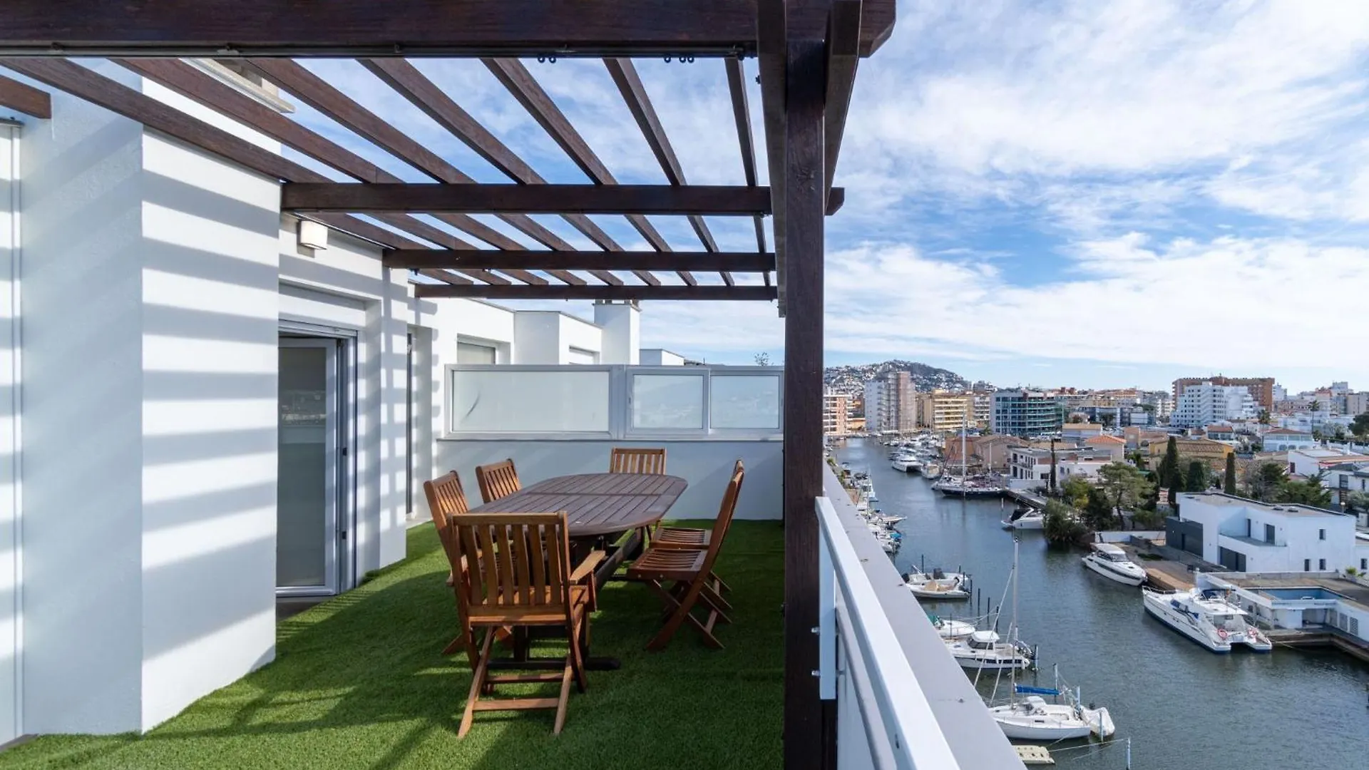 Milenial Immo Vigata - Maravilloso Duplex Con Vistas Panoramicas A Los Canales Y Piscina Rosas