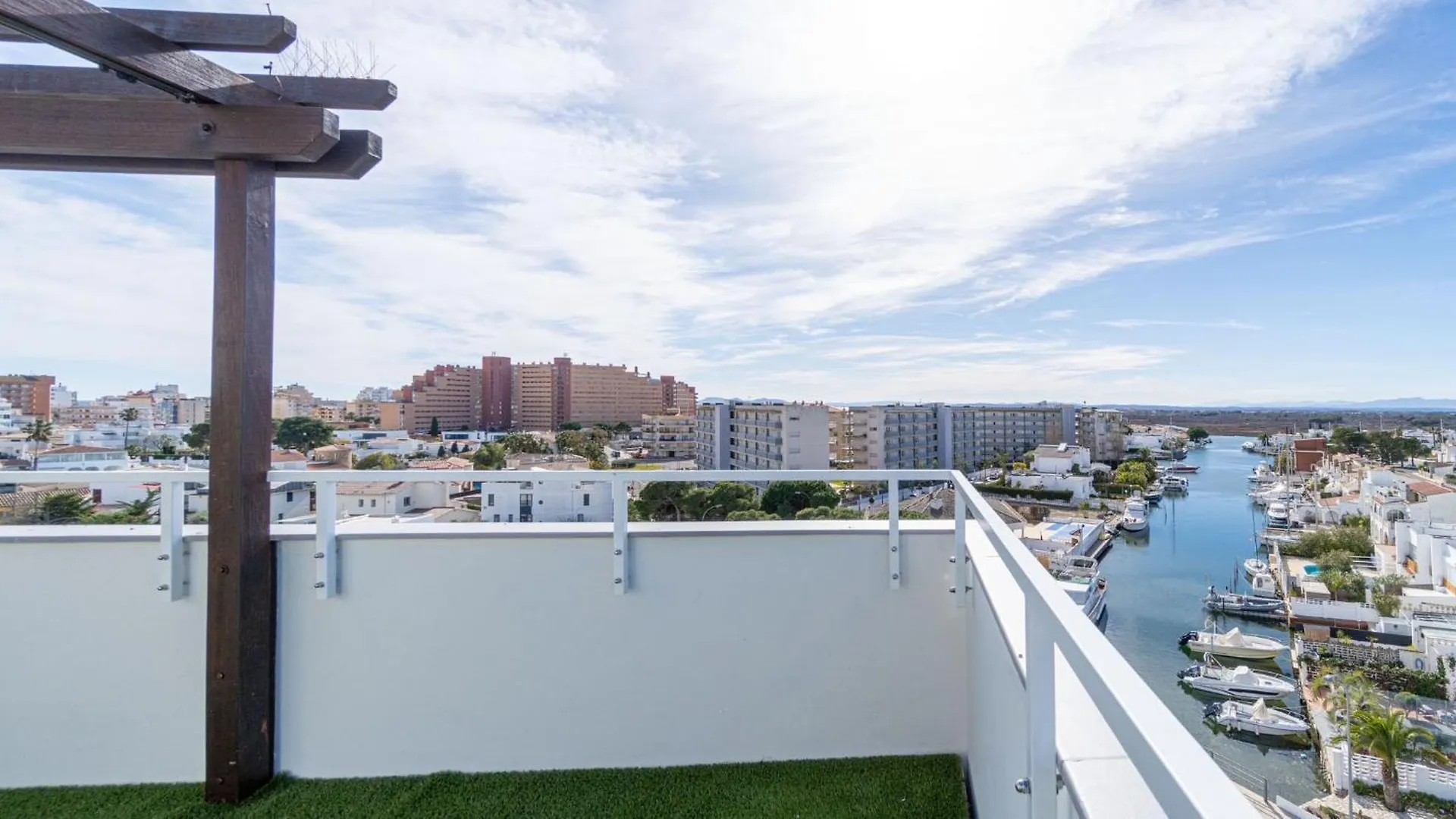 Milenial Immo Vigata - Maravilloso Duplex Con Vistas Panoramicas A Los Canales Y Piscina Rosas Lägenhet